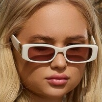 Джессі Еймс Оголені