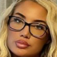 юлиахолбанел Оголені