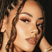 джасткікі Оголені