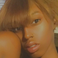 Кашлі Джеймс Оголені