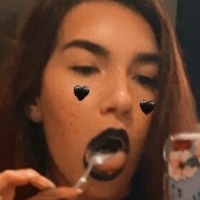 Кет Еліз Оголені