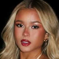 Каталіна Картмел Оголені