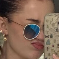 Кеті Бет Холл Оголені