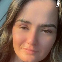 КейБі Дженн Оголені