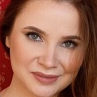 Кіра Олександрова Оголені
