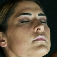 Кортні Олсон Оголені