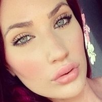 Крістал Невеа Оголені
