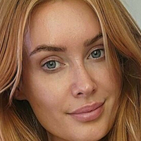 лауралксивіп Оголені