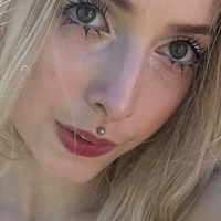 Лора Долл Оголені