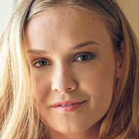 Лукреція Оголені