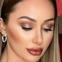 Люсі Лав Оголені