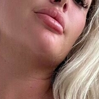 Люсі Ніколсон Оголені