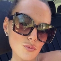 Лін Кок Оголені