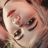 Мейс Заюрі Оголені