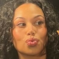 Медді Мейс Оголені