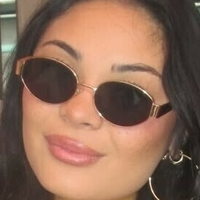 Маделін Айкамп Оголені