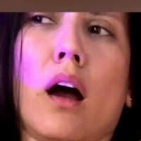 Махія Квін Оголені