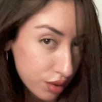 мейкитрейнгьорл Оголені