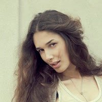 Маргарита Мілан Оголені