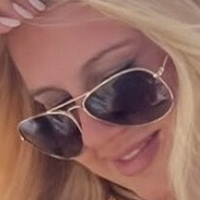 Меві Ноелл Оголені