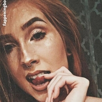 Мічелла Ред Оголені