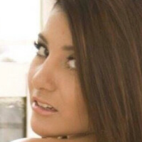 Мімі Регіа Оголені