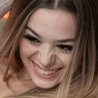 Моллі Джой Оголені