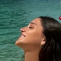 Наама Янай Оголені