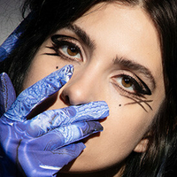 Надя Райот Оголені