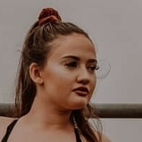 Наомі Хакетт Оголені