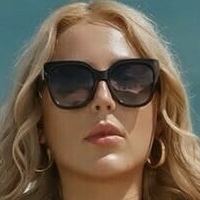 Наталі Джонс Оголені