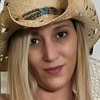 ОмгХлоя Оголені