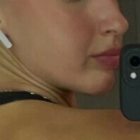 Поппі Коннор Оголені