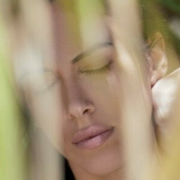 Кіньонес Оголені