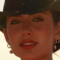 Раянна Флорентіно Оголені