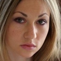 Сара Аґор Оголені