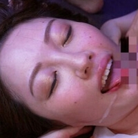 Саюрі Хаяма Оголені