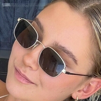 Шеннон Нівс Оголені