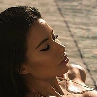 Шеніґ Оголені