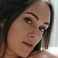 Скай Бруні Оголені