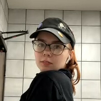 СнакТхатСмайлсБек Оголені