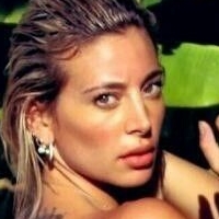 Соль Перес Оголені