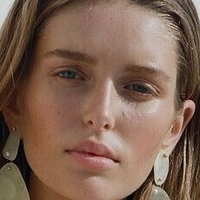 Стелла Ханан Оголені