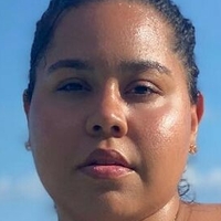 Стефані Медіна Оголені