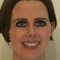 Стефані Вольф Оголені