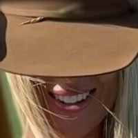 Тейлор Брісі Фрі Оголені