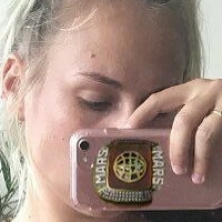 Томіне Харкет Оголені