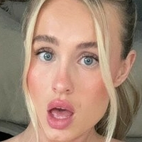 Вега Томп Оголені