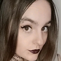 Жінка з карими очима Оголені