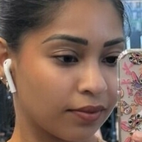 Яшна Сеусункер Оголені